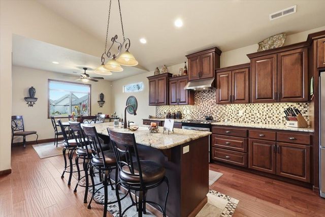 2209 E 52nd Ln, Spokane, WA 99223