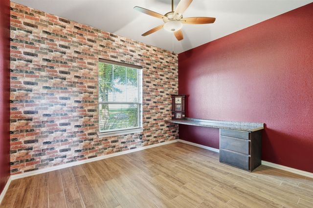 101 Signature Court, Weatherford, TX 76087
