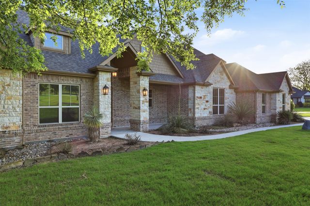 101 Signature Court, Weatherford, TX 76087