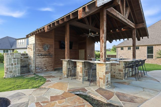 101 Signature Court, Weatherford, TX 76087