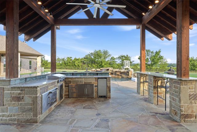 101 Signature Court, Weatherford, TX 76087