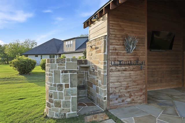 101 Signature Court, Weatherford, TX 76087