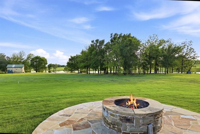 101 Signature Court, Weatherford, TX 76087