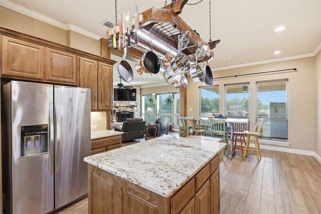 101 Signature Court, Weatherford, TX 76087