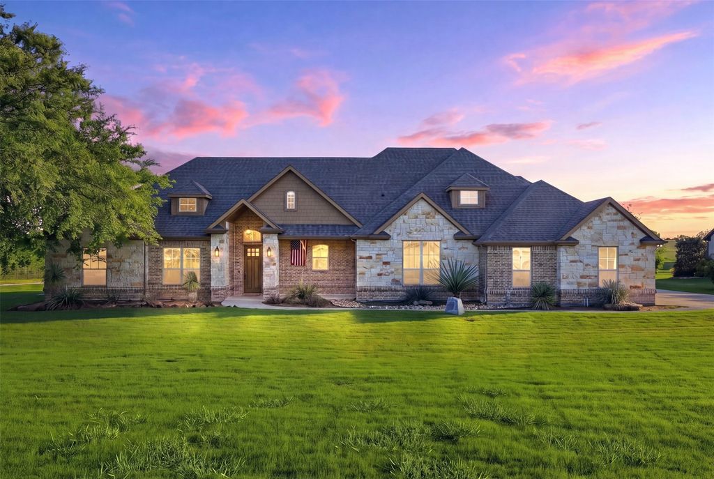 101 Signature Court, Weatherford, TX 76087