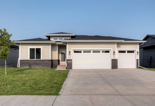 4657 179th Street, Urbandale, IA 50263