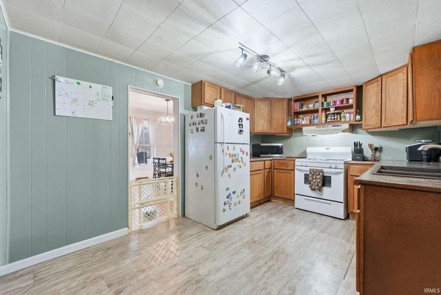 4995 S West Railroad Street, Pleasant Lake, IN 46779