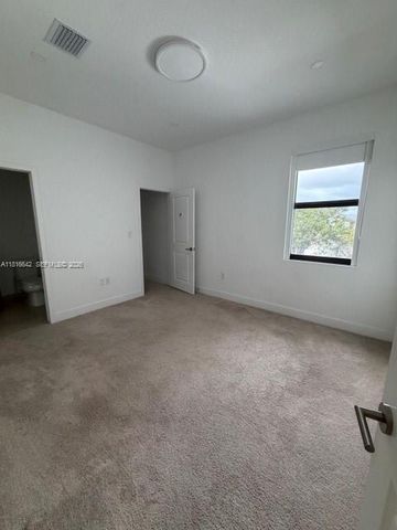 23520 SW 107th Ct, Homestead, FL 33032