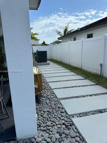 23520 SW 107th Ct, Homestead, FL 33032