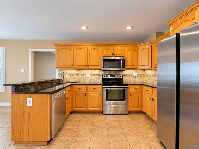 3506 Choctaw Drive SE, Decatur, AL 35603