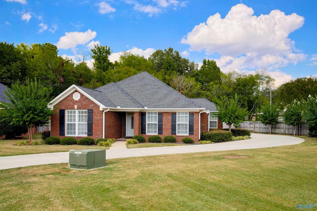 3506 Choctaw Drive SE, Decatur, AL 35603