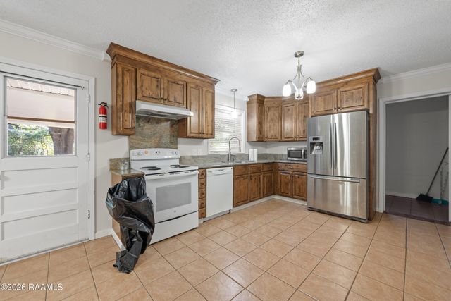 200 Stephanie Avenue, Lafayette, LA 70503