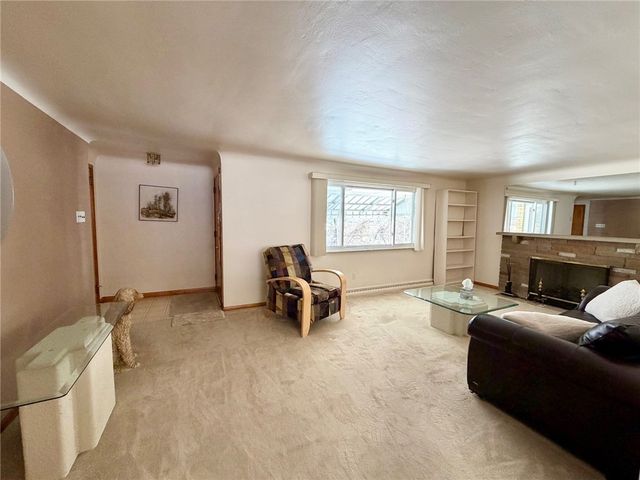 4827 Barberry St, Lincoln Place, PA 15207