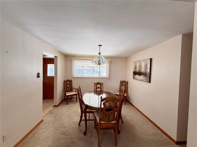 4827 Barberry St, Lincoln Place, PA 15207