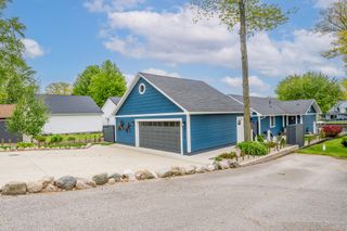 4759 Shore Drive, Coloma, MI 49038