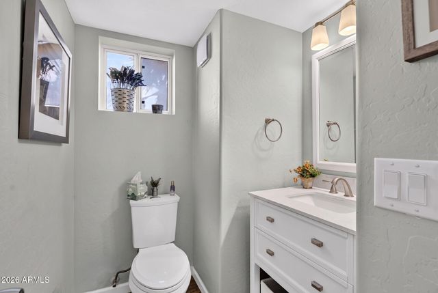 152 S ABALONE Drive, Gilbert, AZ 85233