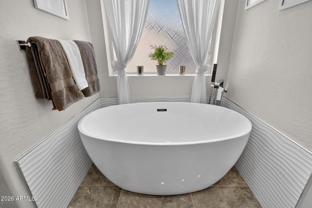 152 S ABALONE Drive, Gilbert, AZ 85233