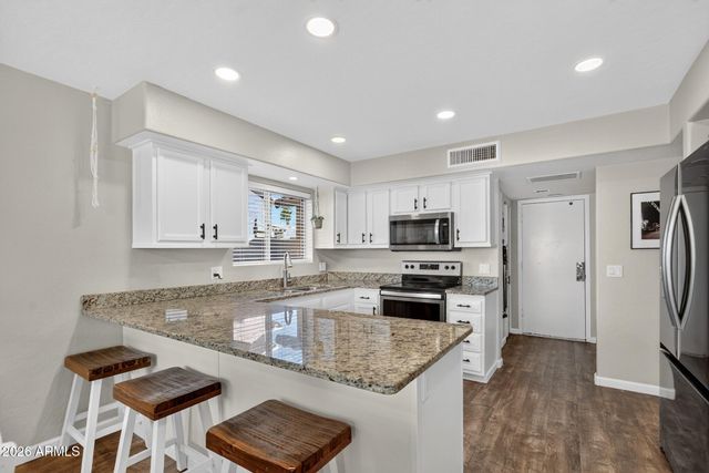 152 S ABALONE Drive, Gilbert, AZ 85233