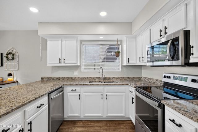 152 S ABALONE Drive, Gilbert, AZ 85233