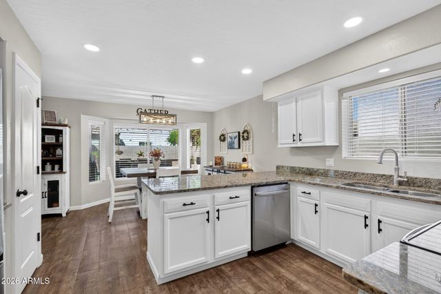 152 S ABALONE Drive, Gilbert, AZ 85233