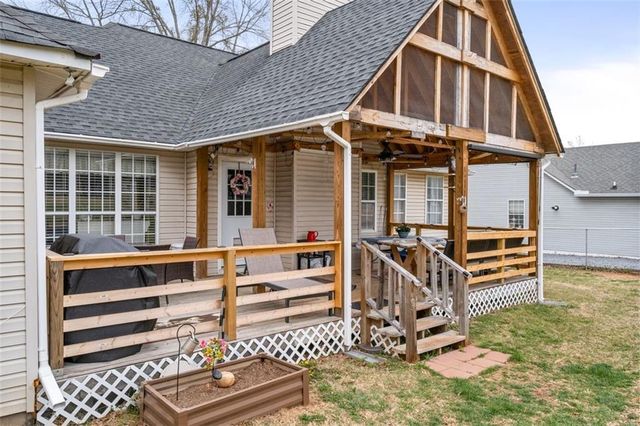 22 Valley Creek SW Drive, Cartersville, GA 30120