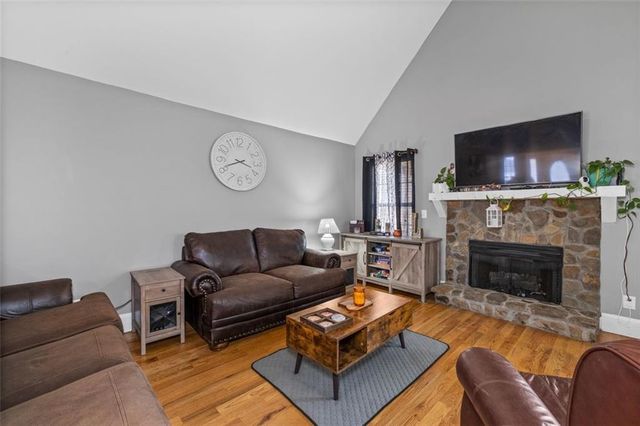 22 Valley Creek SW Drive, Cartersville, GA 30120