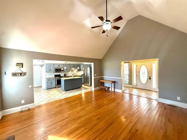 22 Valley Creek SW Drive, Cartersville, GA 30120