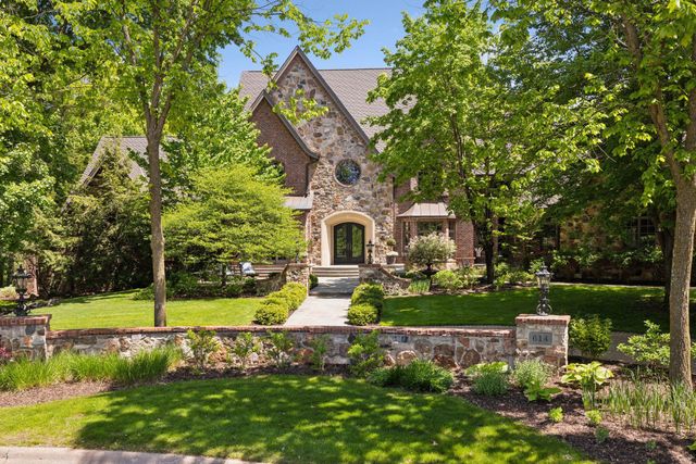 614 Hidden Creek Trail, Mendota Heights, MN 55118