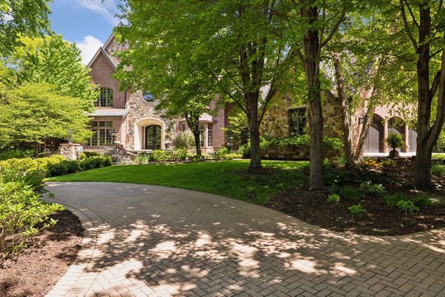 614 Hidden Creek Trail, Mendota Heights, MN 55118