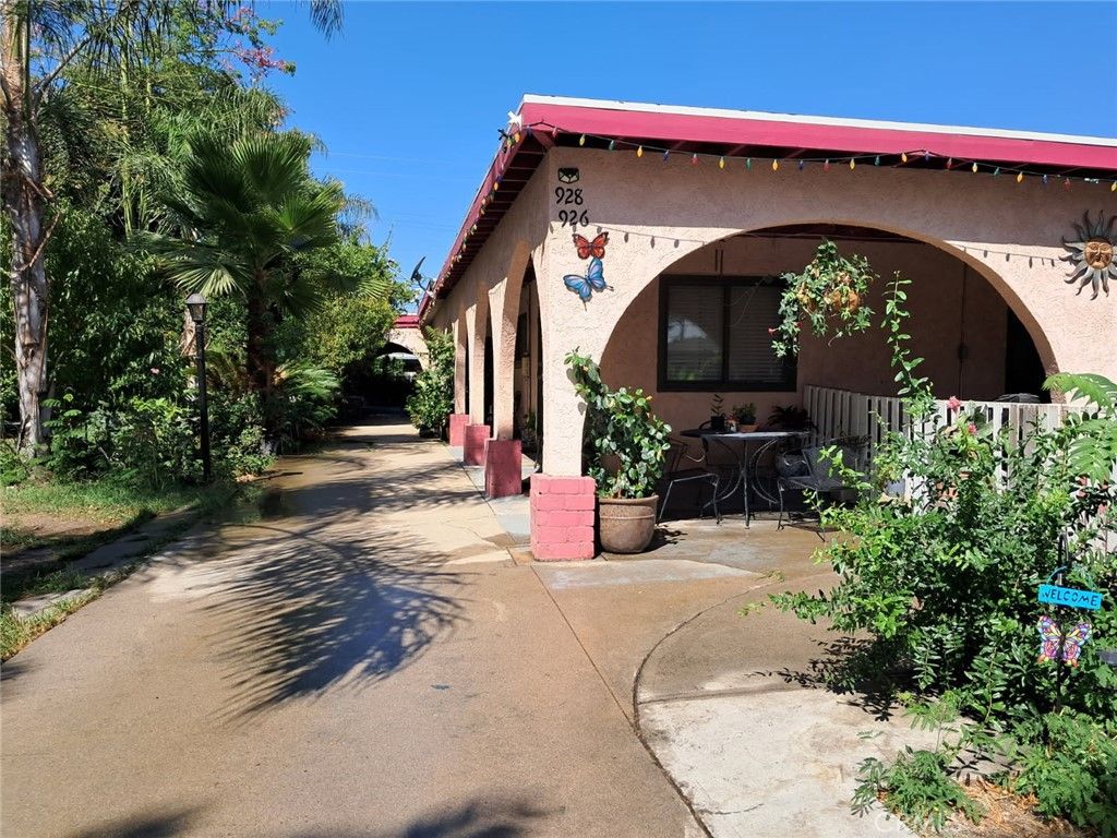 928 & 926 S Hope Avenue, Ontario, CA 91761 — exterior