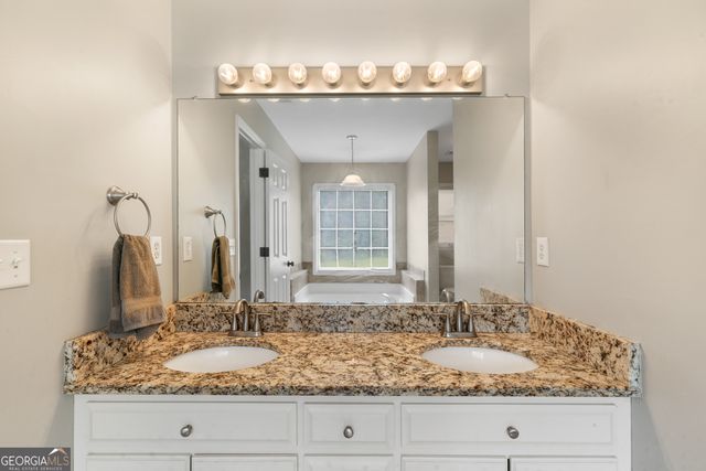 111 The Vinings, Macon, GA 31210