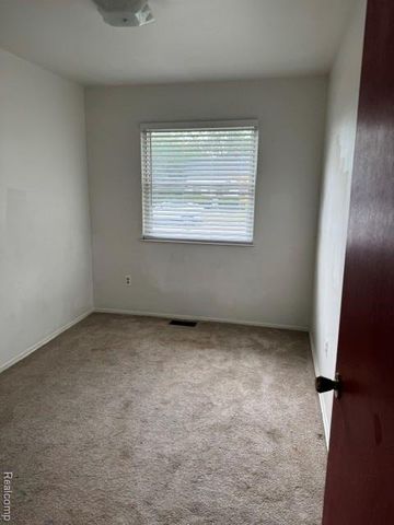 11551 Metter Avenue, Warren, MI 48089