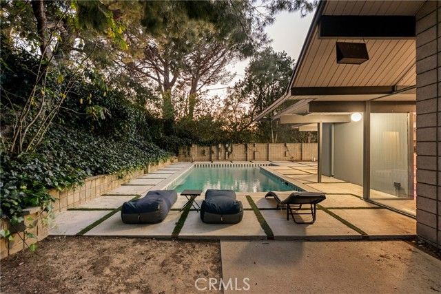 17136 Nanette, Granada Hills (los Angeles), CA 91344