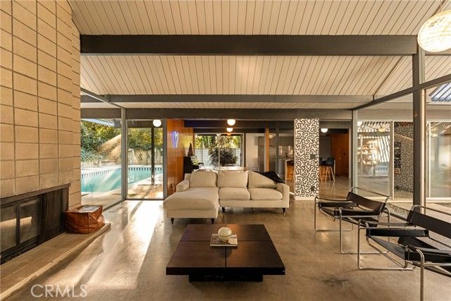 17136 Nanette, Granada Hills (los Angeles), CA 91344