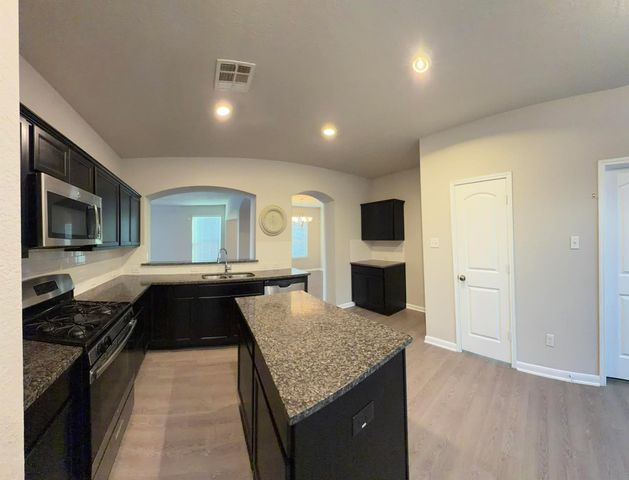 1841 Basin Trail, Brenham, TX 77833