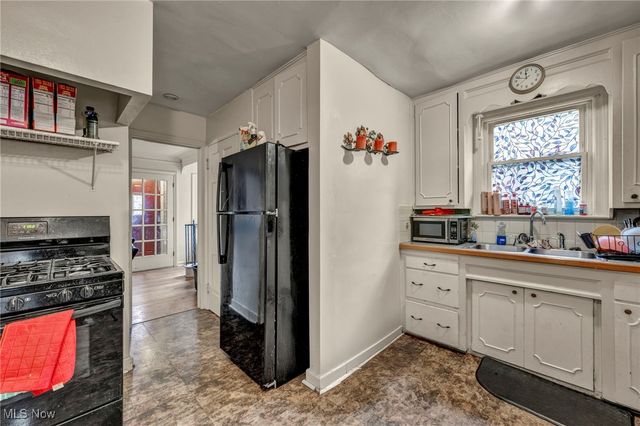 862 Keystone Drive, Cleveland Heights, OH 44121