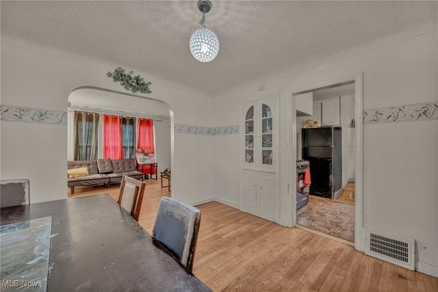 862 Keystone Drive, Cleveland Heights, OH 44121