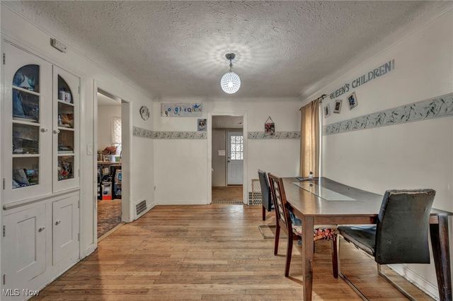 862 Keystone Drive, Cleveland Heights, OH 44121