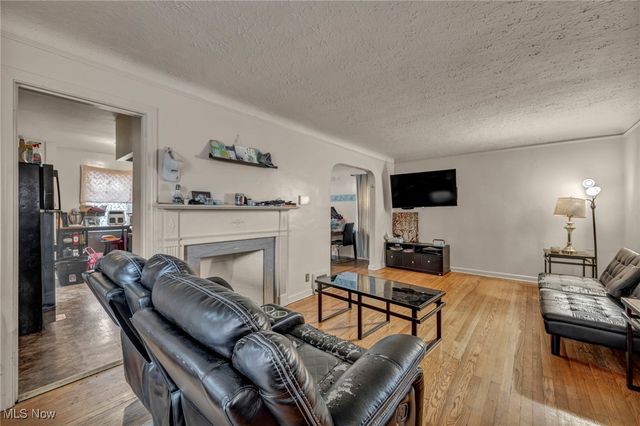 862 Keystone Drive, Cleveland Heights, OH 44121