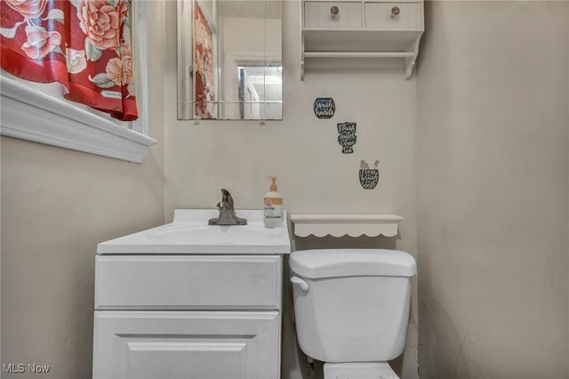 862 Keystone Drive, Cleveland Heights, OH 44121