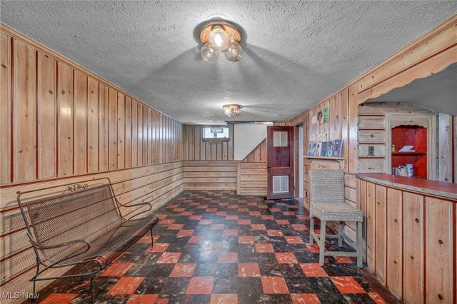 862 Keystone Drive, Cleveland Heights, OH 44121