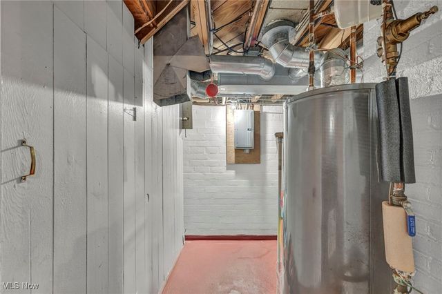 862 Keystone Drive, Cleveland Heights, OH 44121