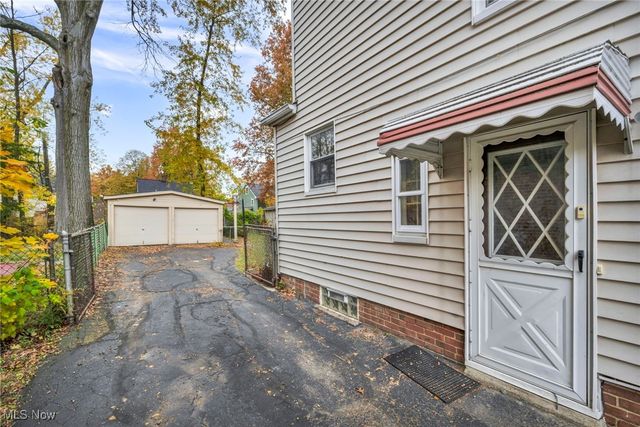 862 Keystone Drive, Cleveland Heights, OH 44121