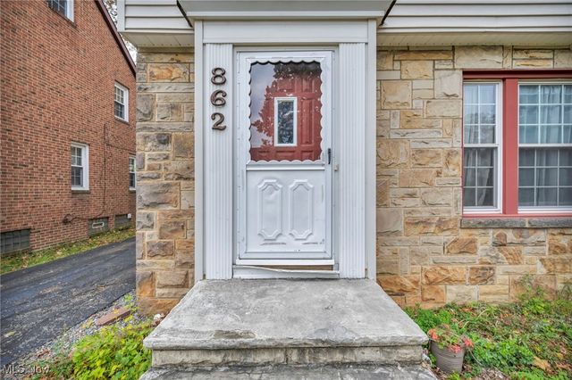862 Keystone Drive, Cleveland Heights, OH 44121