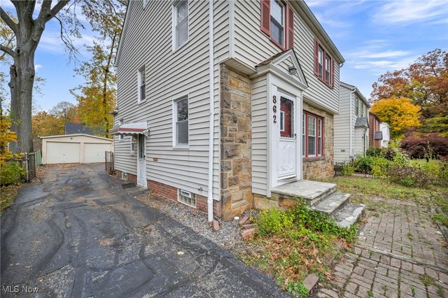 862 Keystone Drive, Cleveland Heights, OH 44121