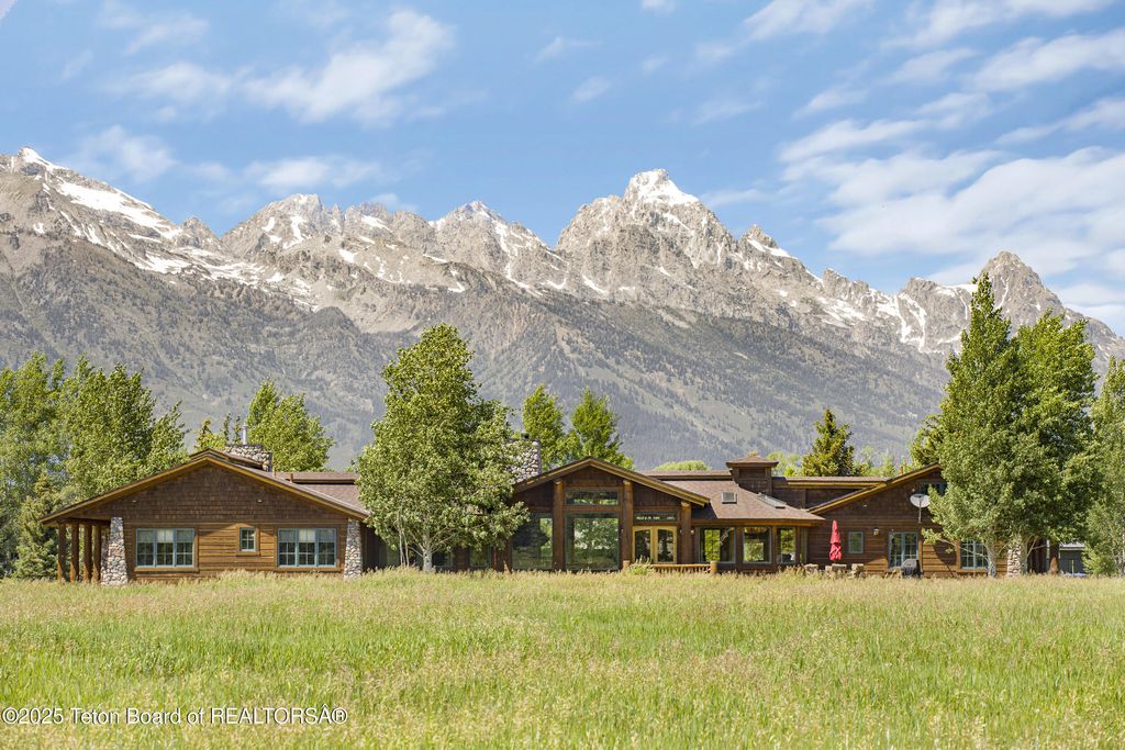 450 E OATGRASS Road, Jackson, WY 83001