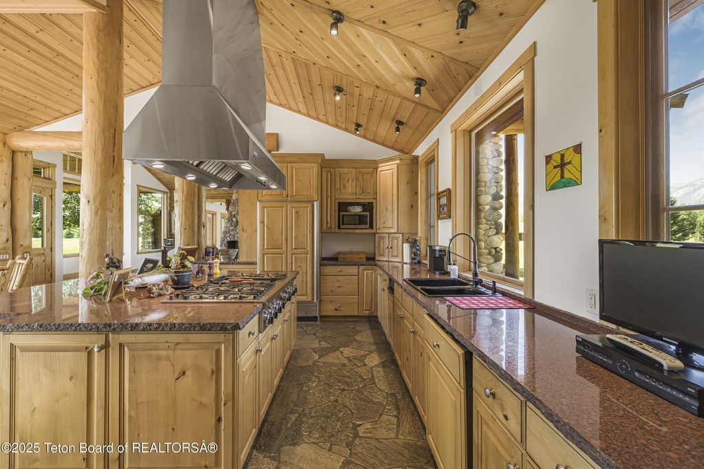 450 E OATGRASS Road, Jackson, WY 83001 photo 13