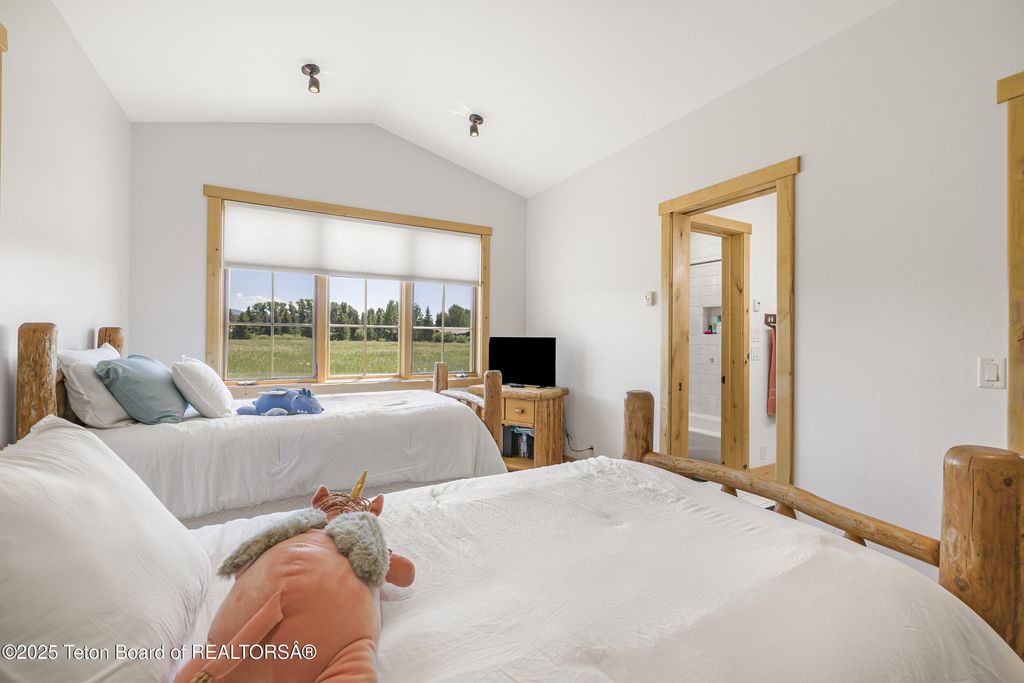 450 E OATGRASS Road, Jackson, WY 83001 photo 34