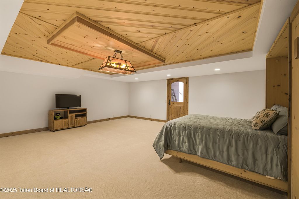 450 E OATGRASS Road, Jackson, WY 83001 photo 38