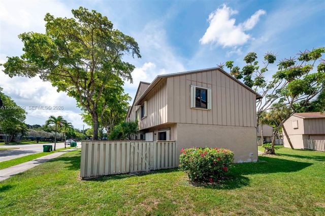 2201 NW 56th Avenue 4A, Lauderhill, FL 33313